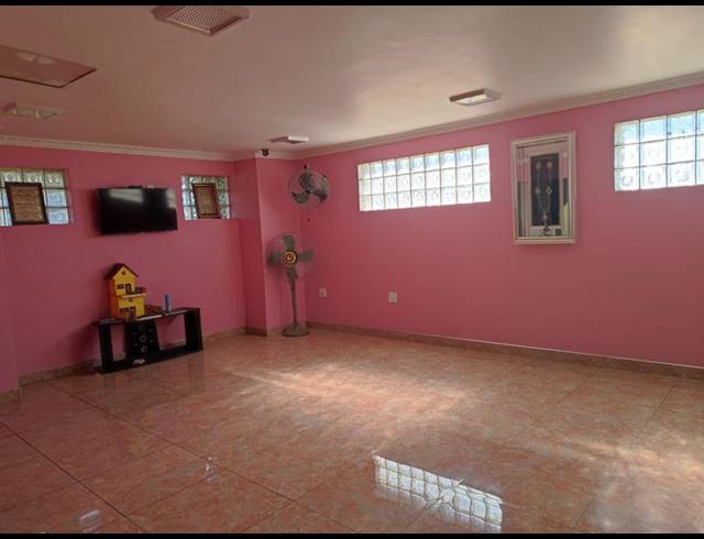 3 BEDROOM HOUSE FOR SALE IN LENASIA EXT 9